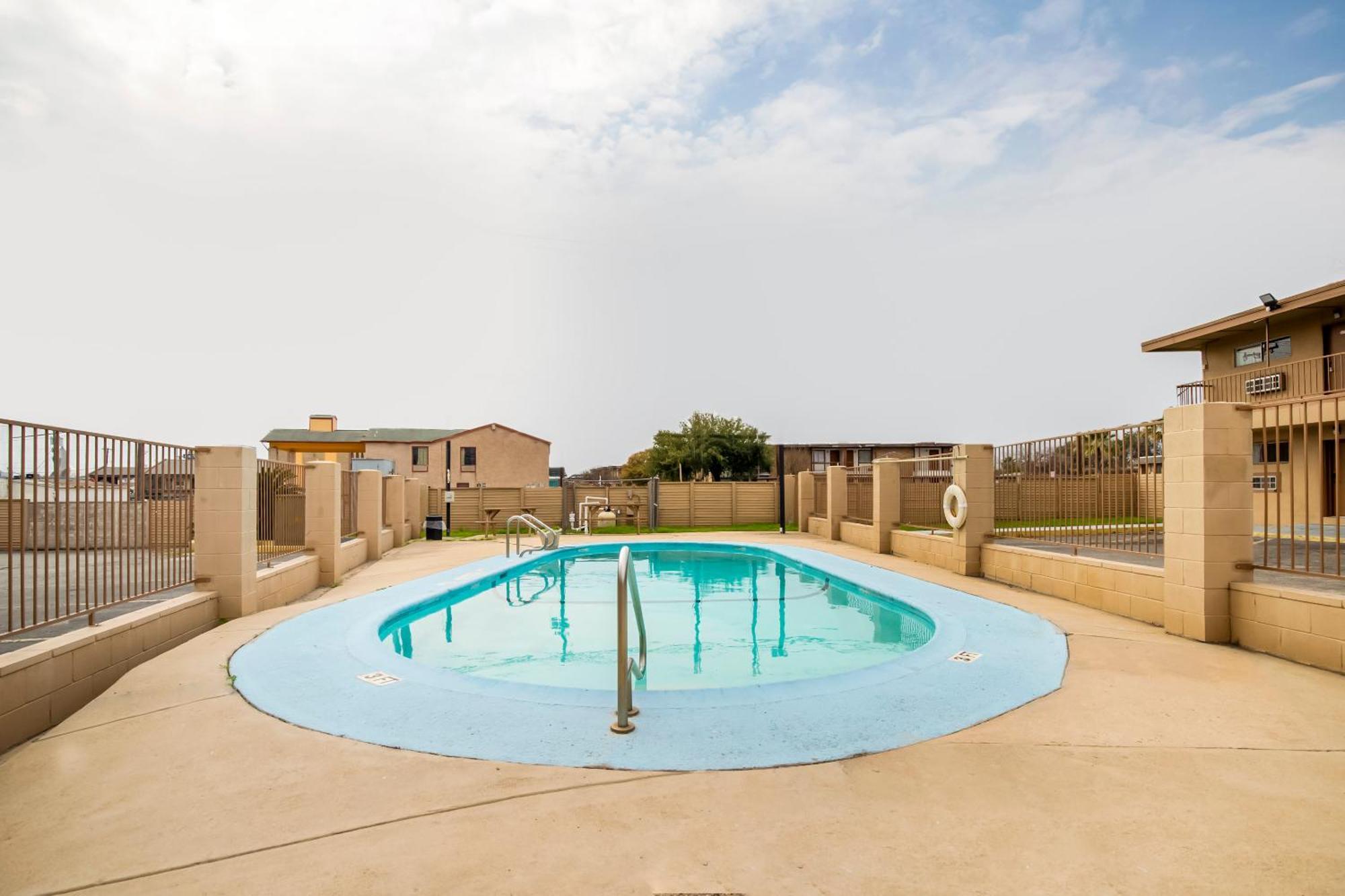 Oyo Hotel San Antonio Lackland Afb Seaworld Hwy 90 W Buitenkant foto