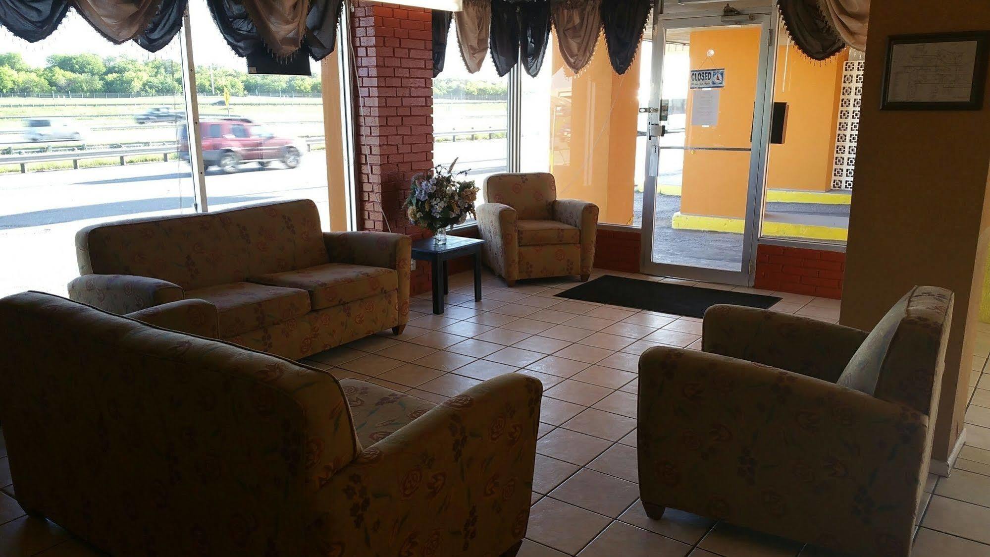 Oyo Hotel San Antonio Lackland Afb Seaworld Hwy 90 W Buitenkant foto